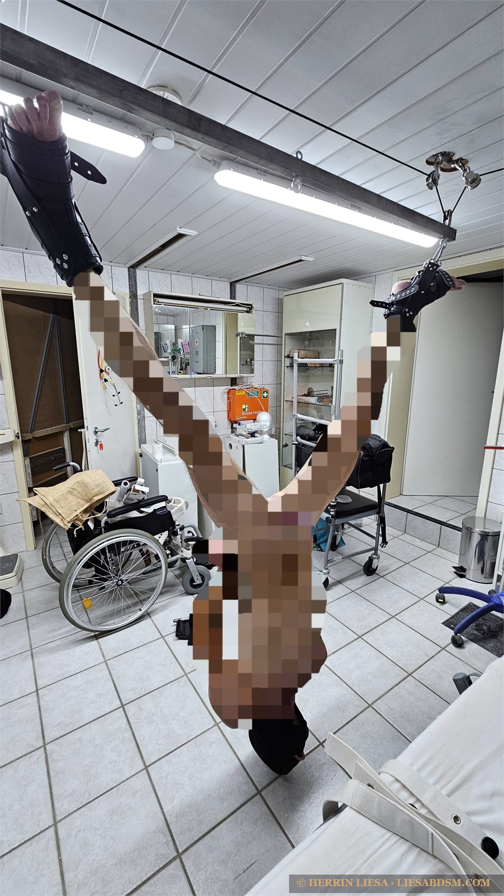 Whiteroom mit Pflegebett